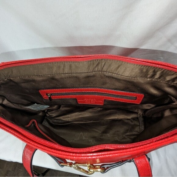 19V69 Italia Red Handbag - Picture 6 of 13